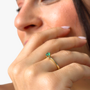 Anel com Esmeralda Redonda em Ouro Amarelo 18K