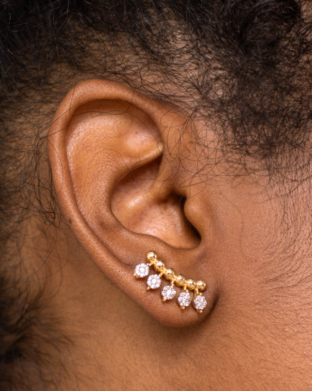 Brinco Earcuff com Toque de Luz em Diamante