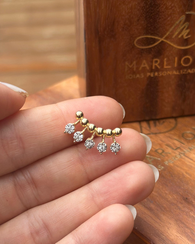 Brinco Earcuff com Toque de Luz em Diamante
