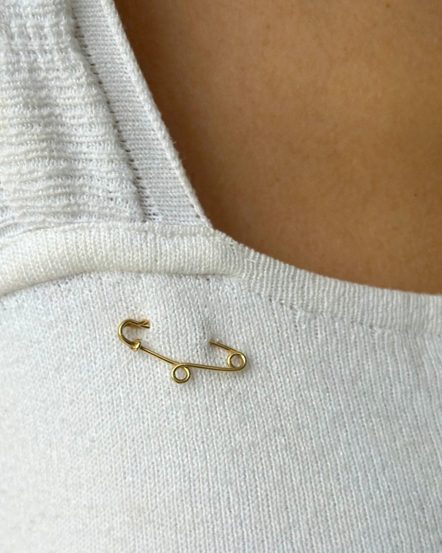 Alfinete Adulto Curvado em Ouro Amarelo 18K