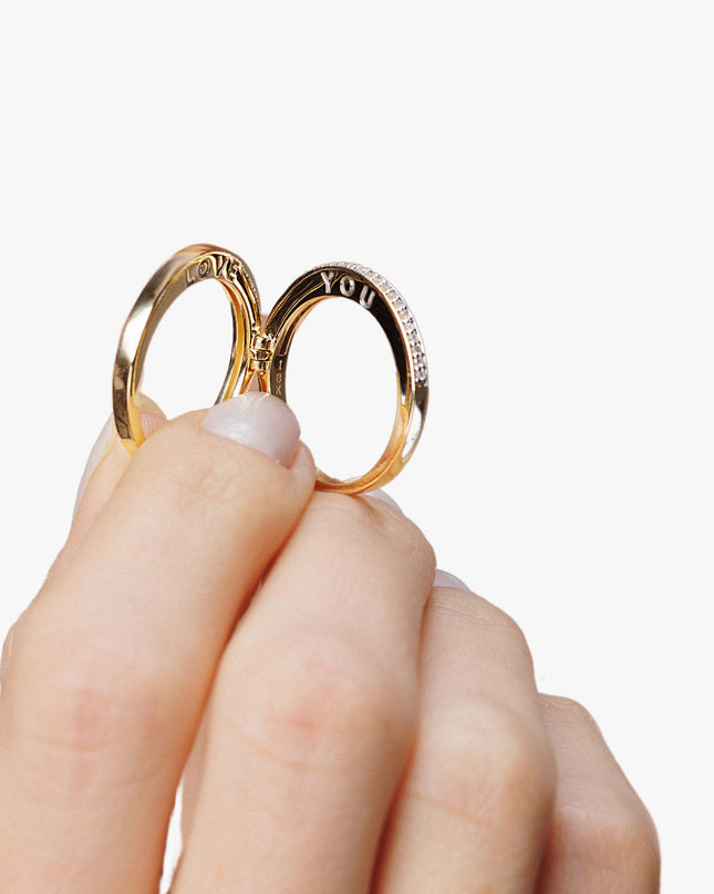 Anel Love You com Diamantes em Ouro Amarelo 18K