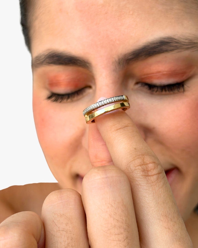 Anel Love You com Diamantes em Ouro Amarelo 18K