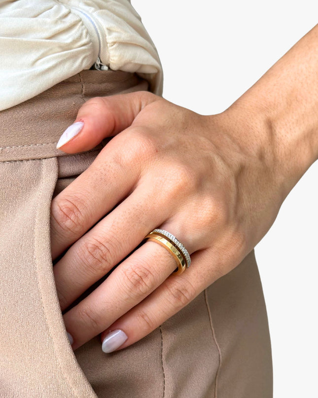 Anel Love You com Diamantes em Ouro Amarelo 18K