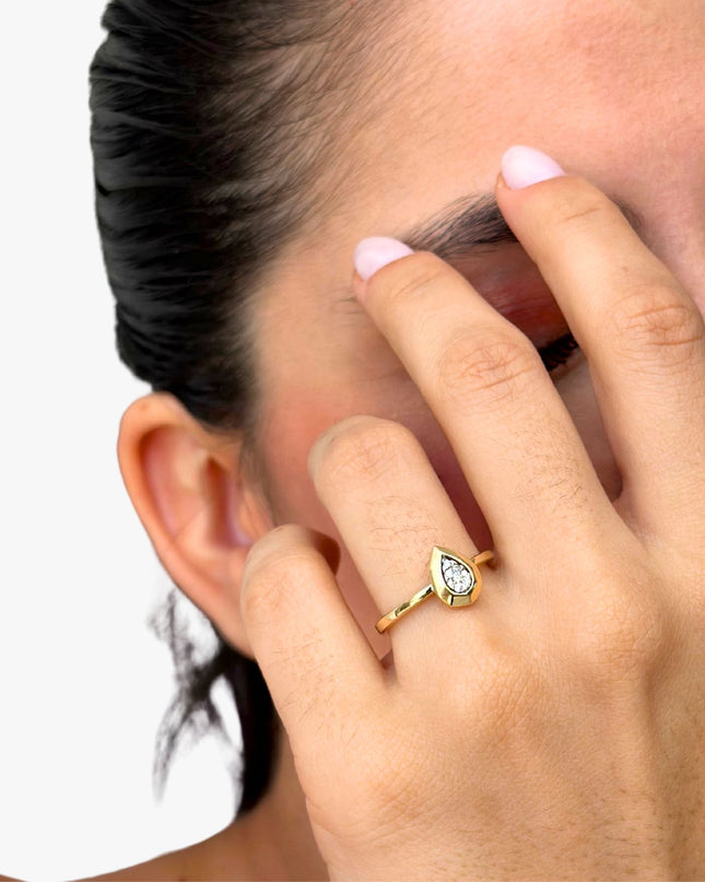 Anel Gota em Ouro Amarelo 18K com Diamantes