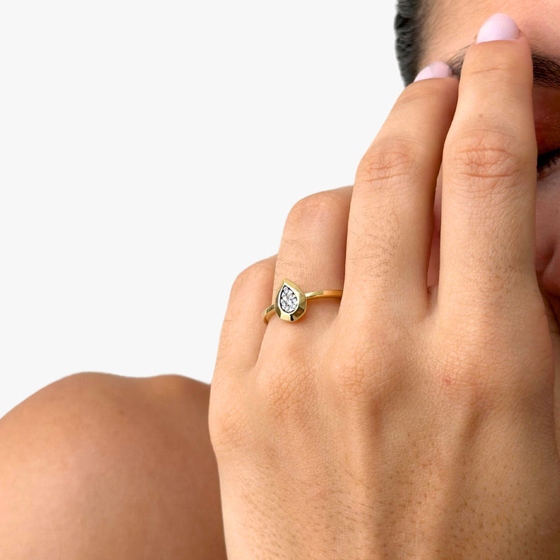 Anel Gota em Ouro Amarelo 18K com Diamantes