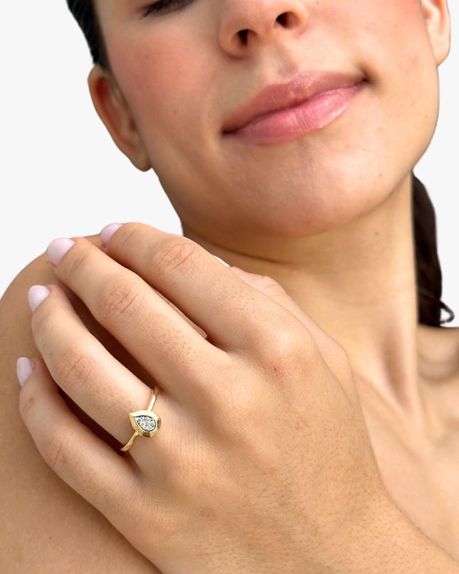 Anel Gota em Ouro Amarelo 18K com Diamantes