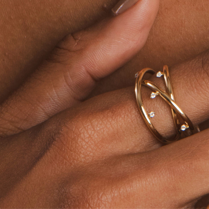 Anel com Diamantes em Ouro Amarelo 18K