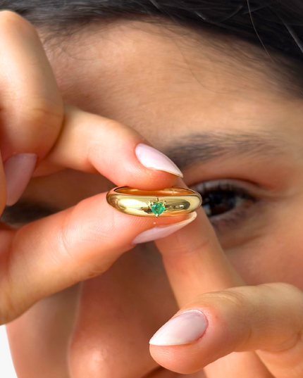 Anel Personalizado "Eu te Amo" com Esmeralda em Ouro  Amarelo 18K