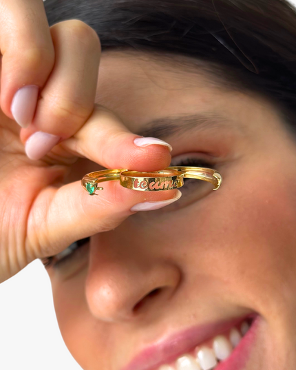 Anel Personalizado "Eu te Amo" com Esmeralda em Ouro  Amarelo 18K