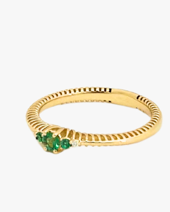 Anel de Esmeralda com Diamante