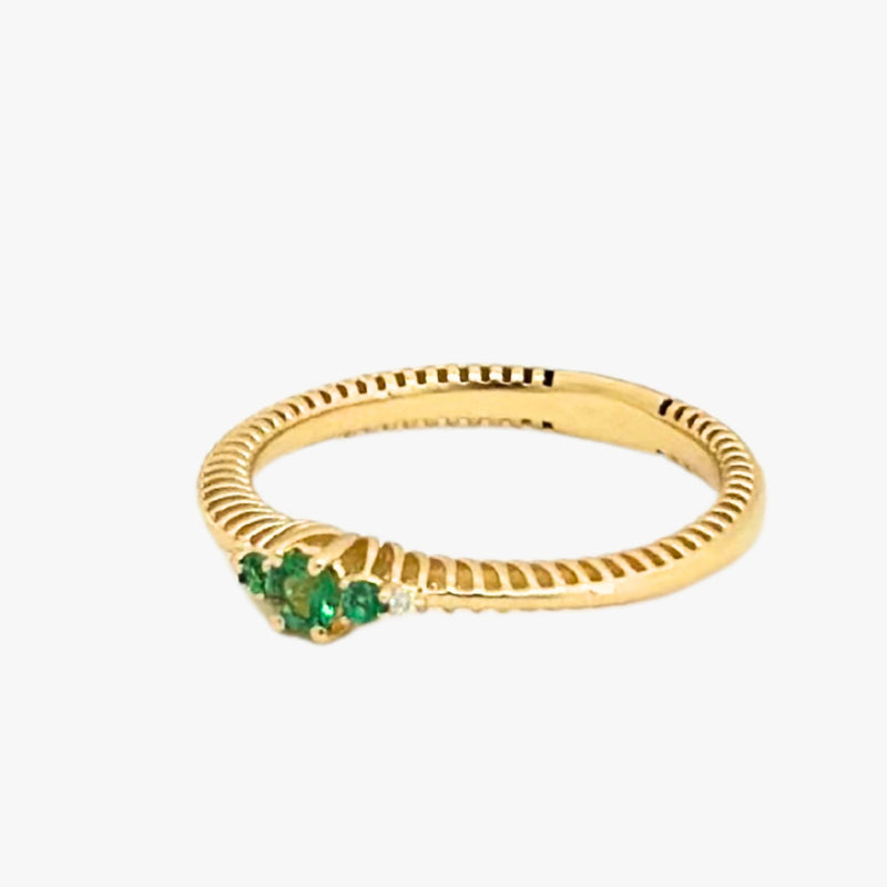 Anel de Esmeralda com Diamante