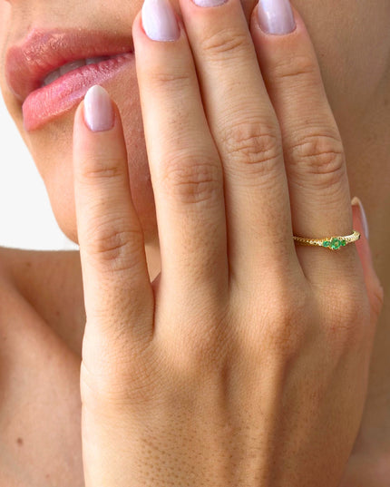 Anel de Esmeralda com Diamante