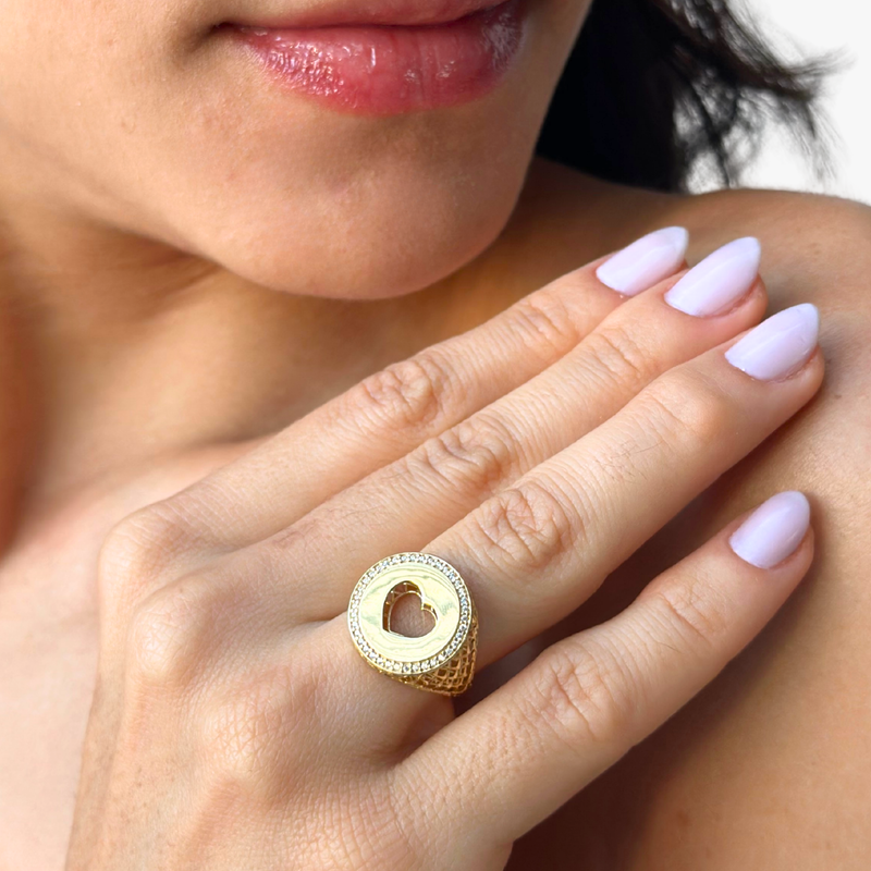 Anel Coração Brilhoso em Ouro  Amarelo 18K