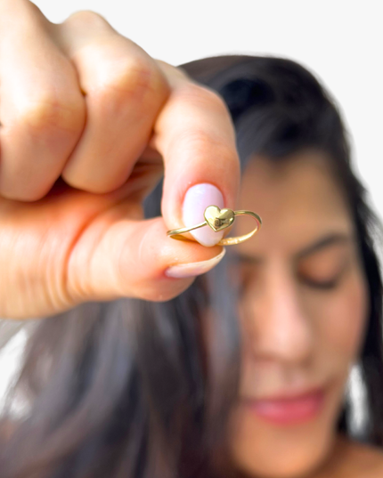 Anel com Coração Torto em Ouro  Amarelo 18K