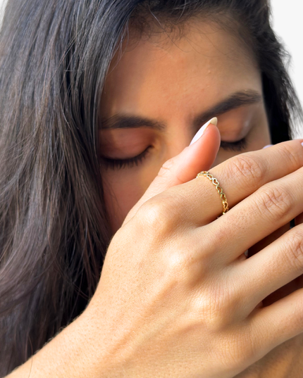 Anel Corações em Ouro Amarelo 18K