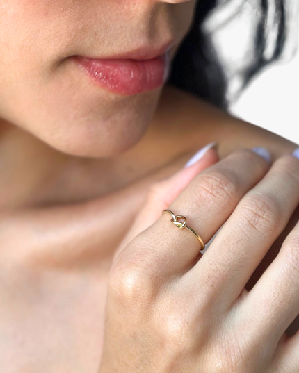 Anel Nó Clássico em Ouro Amarelo 18K