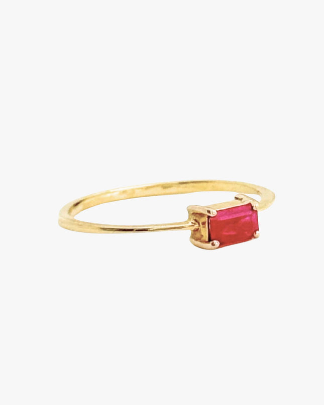 Anel com Rubi em Ouro Amarelo 18K
