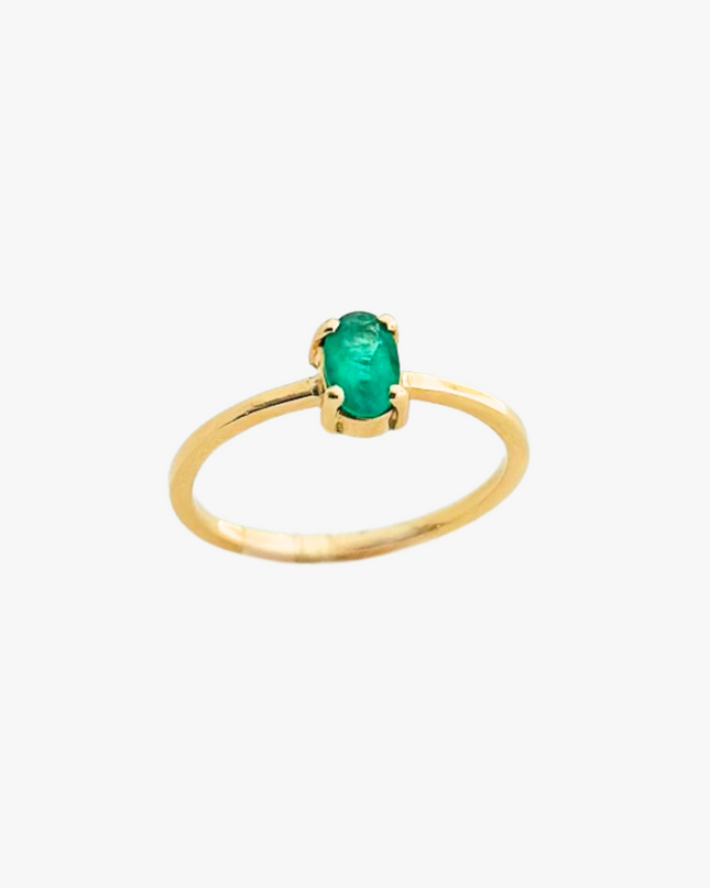 Anel com Esmeralda Oval em Ouro Amarelo 18K