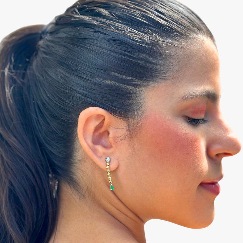 Brinco Gota de Esmeralda com Diamantes em Ouro Amarelo 18K