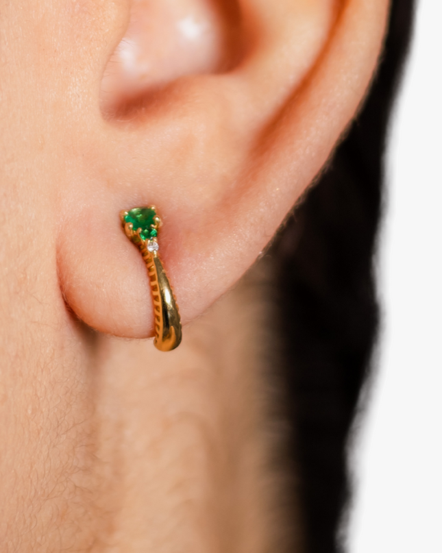 Brinco de Esmeralda com  Diamante em Ouro Amarelo 18k