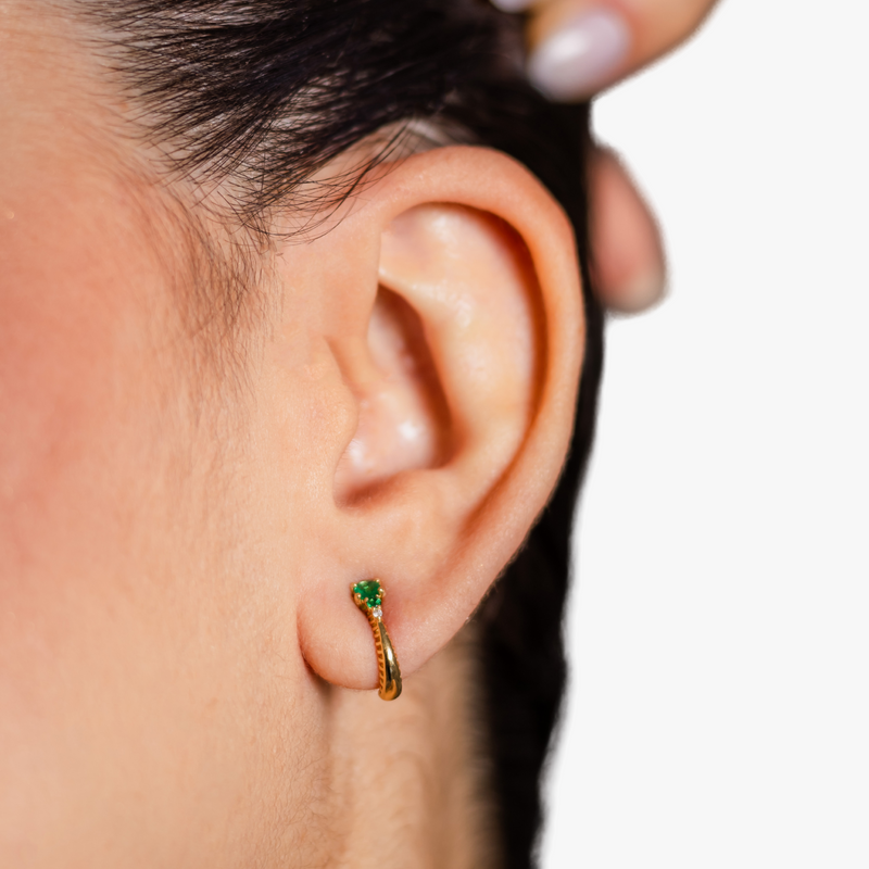 Brinco de Esmeralda com  Diamante em Ouro Amarelo 18k