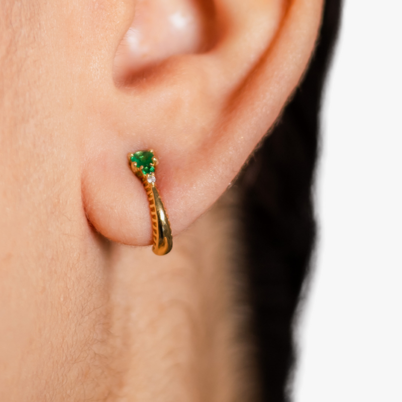 Brinco de Esmeralda com  Diamante em Ouro Amarelo 18k