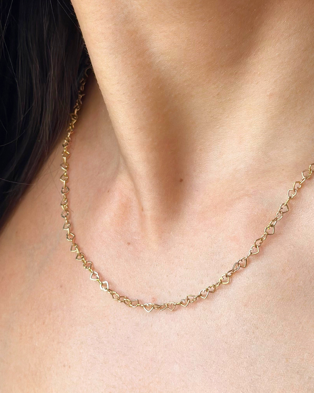 Colar Sequência de Corações  em Ouro Amarelo 18K