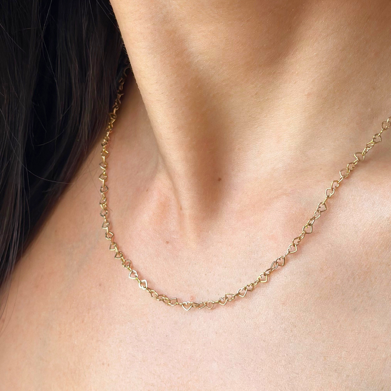 Colar Sequência de Corações  em Ouro Amarelo 18K