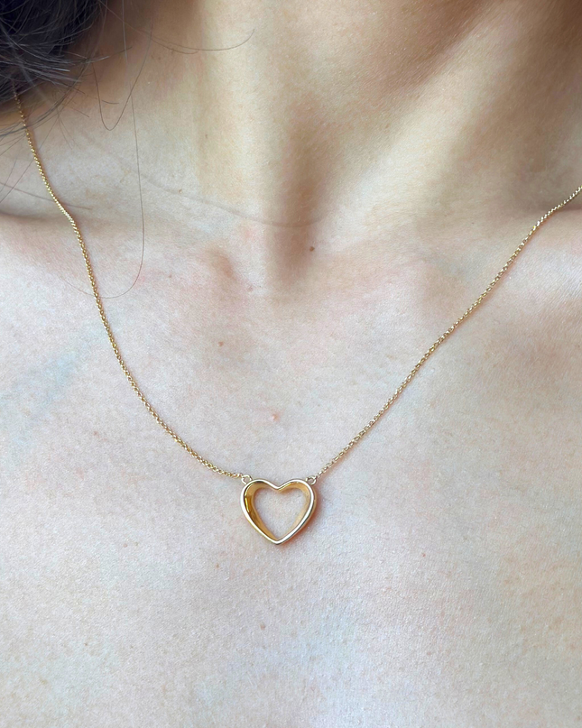 Colar Coração Vazado em Ouro Amarelo 18K