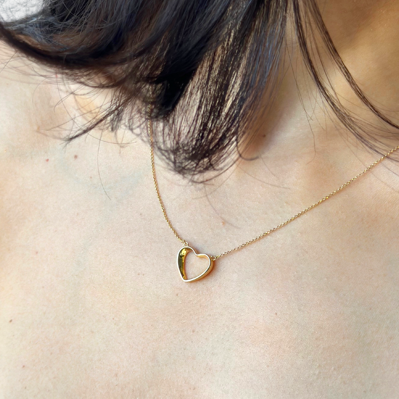 Colar Coração Vazado em Ouro Amarelo 18K