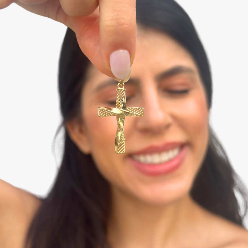 Pingente Cruz Proteção em Ouro Amarelo 18K