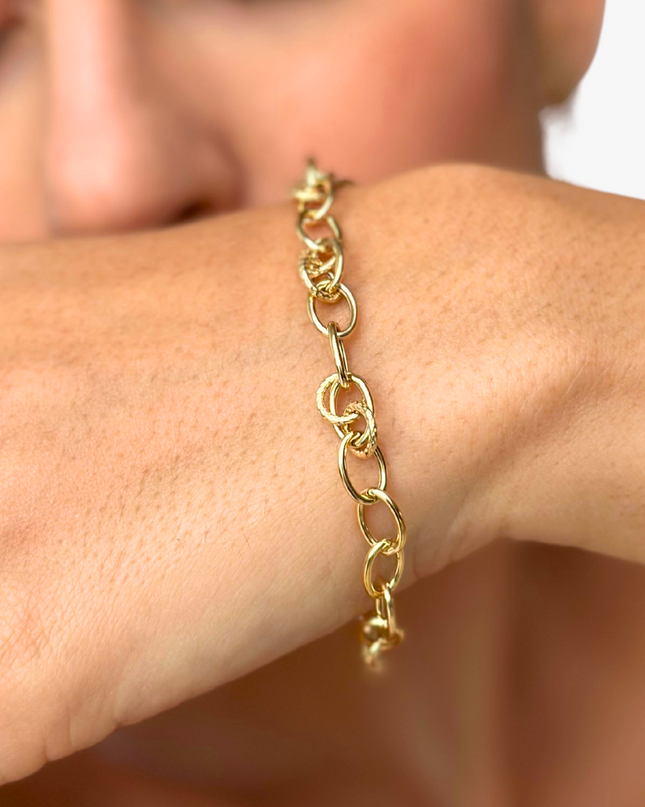 Pulseira com Argolas em Ouro Amarelo  18K