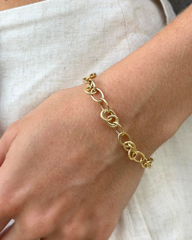 Pulseira com Argolas em Ouro Amarelo  18K
