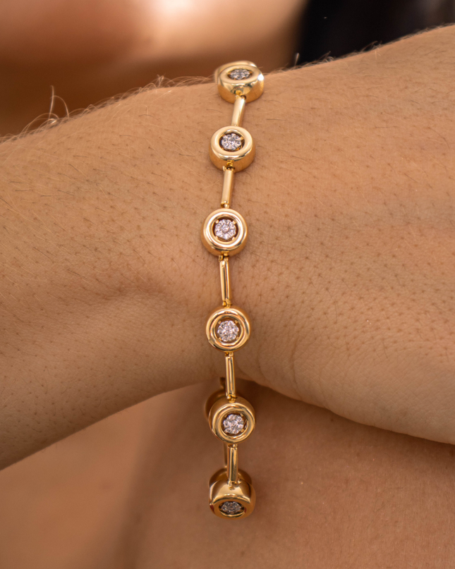 Pulseira com 63 Diamantes