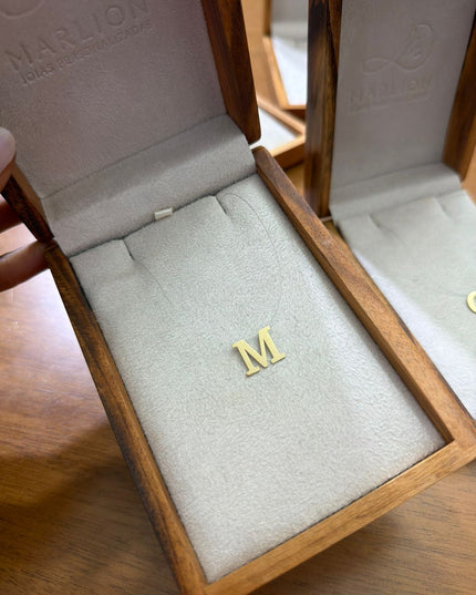 Colar Nylon Invisível com Letra Personalizada Ouro 18k