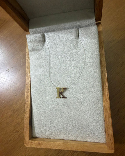 Colar Nylon Invisível com Letra Personalizada Ouro 18k
