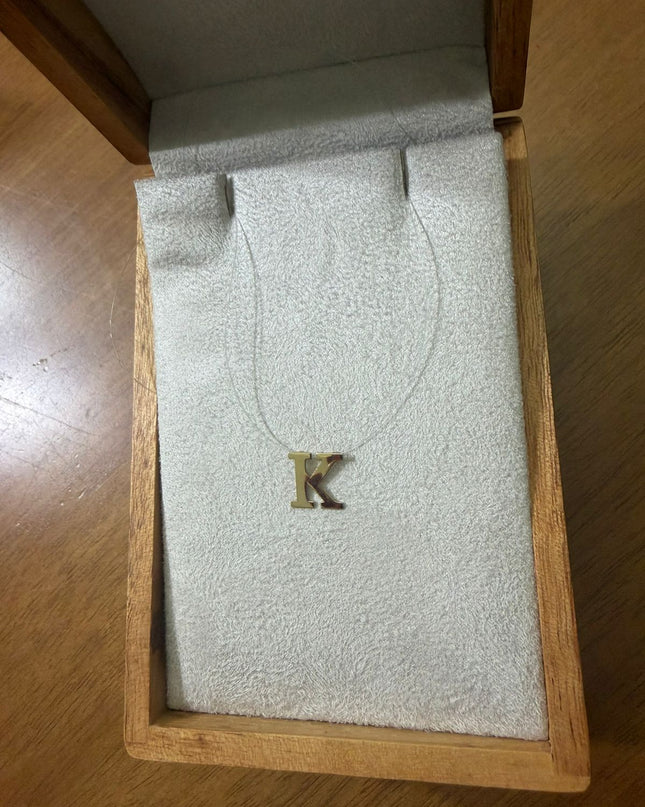 Colar Nylon Invisível com Letra Personalizada Ouro 18k