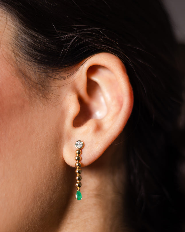 Brinco Gota de Esmeralda com Diamantes em Ouro Amarelo 18K