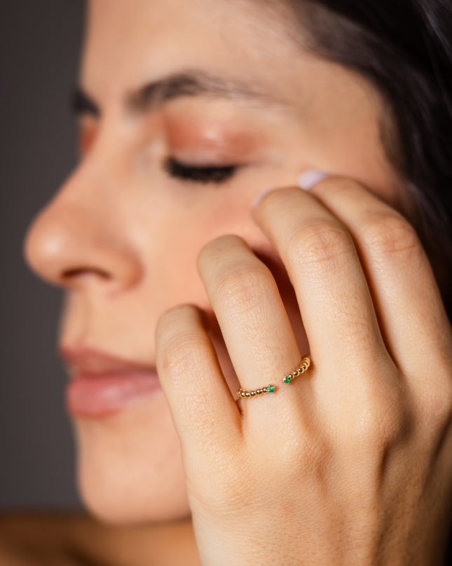 Anel de Esmeralda em Ouro Amarelo 18K