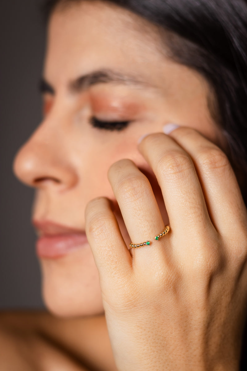 Anel de Esmeralda em Ouro Amarelo 18K